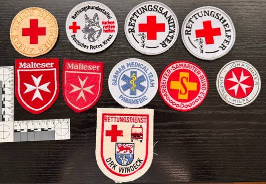 Placchette & Badge: 10 Abzeichen Rettungsdienst Deutschland – Nuovo (secondo la descrizione) da Zürich venduto da Policepatch