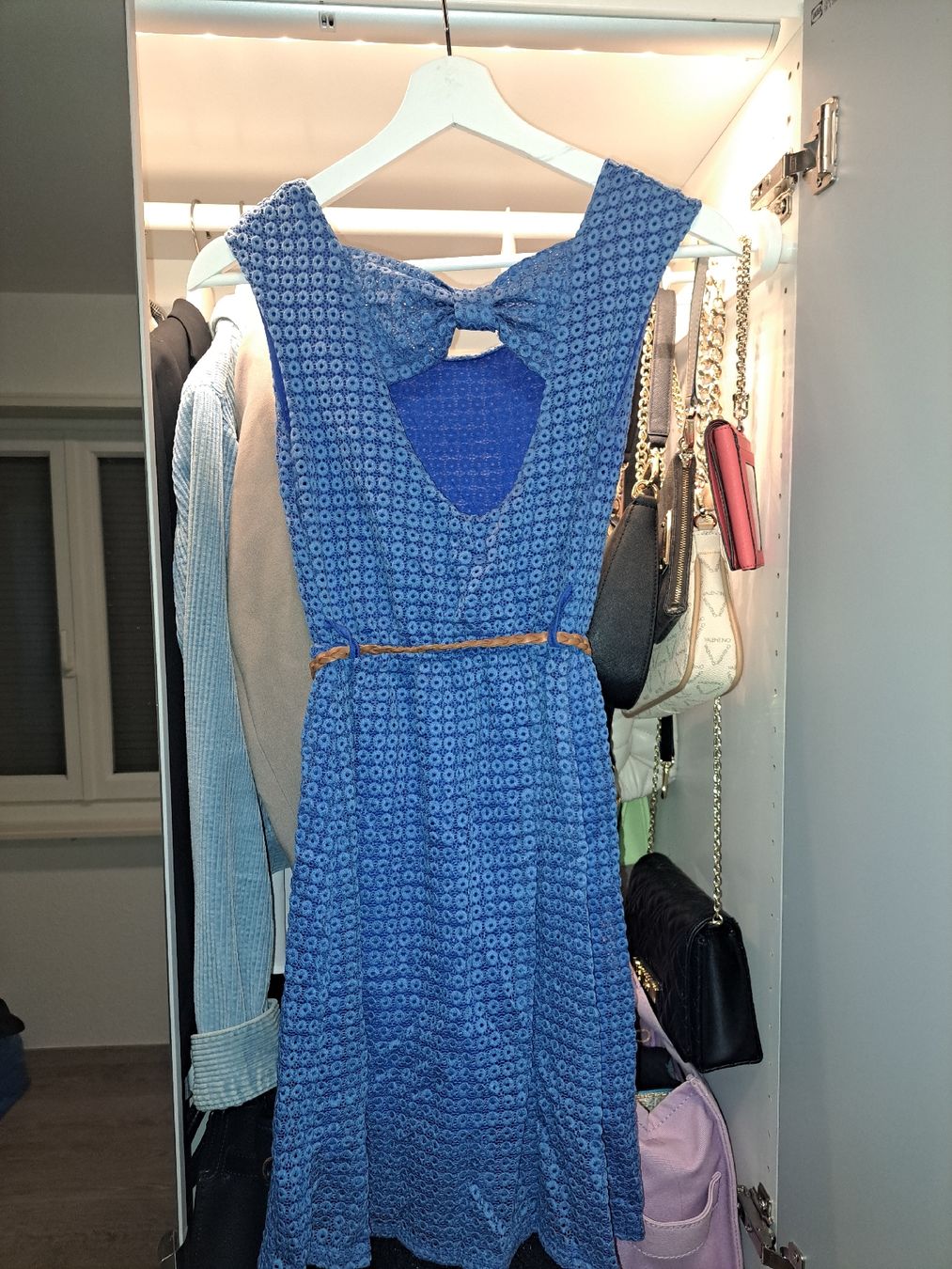 Kleider: Blaues Sommerkleid mit Lochmuster Gr. S – Gebraucht aus Wetzikon ZH von secondhandsfashion 1