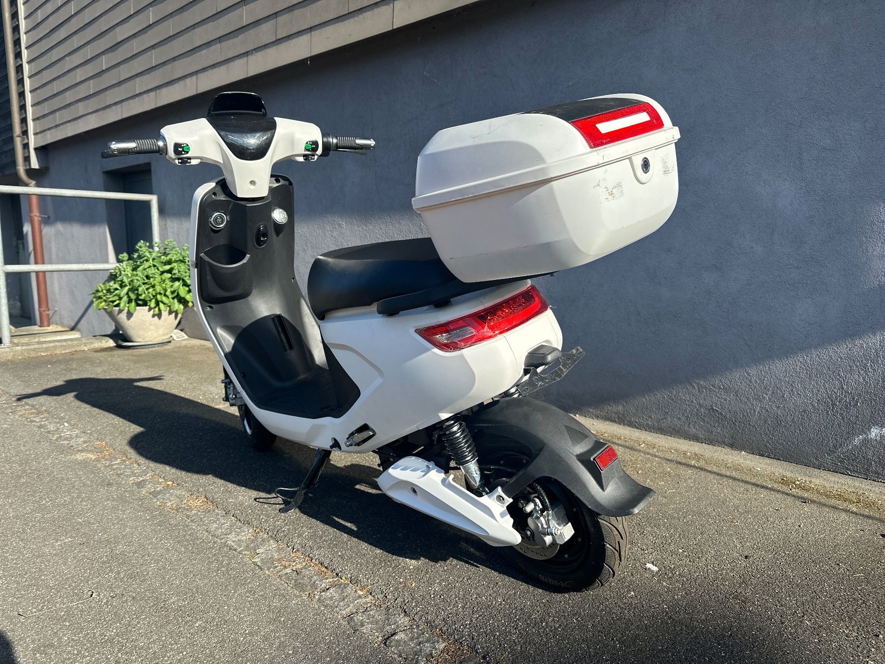 Vespino Scooter: Zilla poco Electric Scooter Ab. 1 Franken – Usato da Aarau venduto da bikestones 1