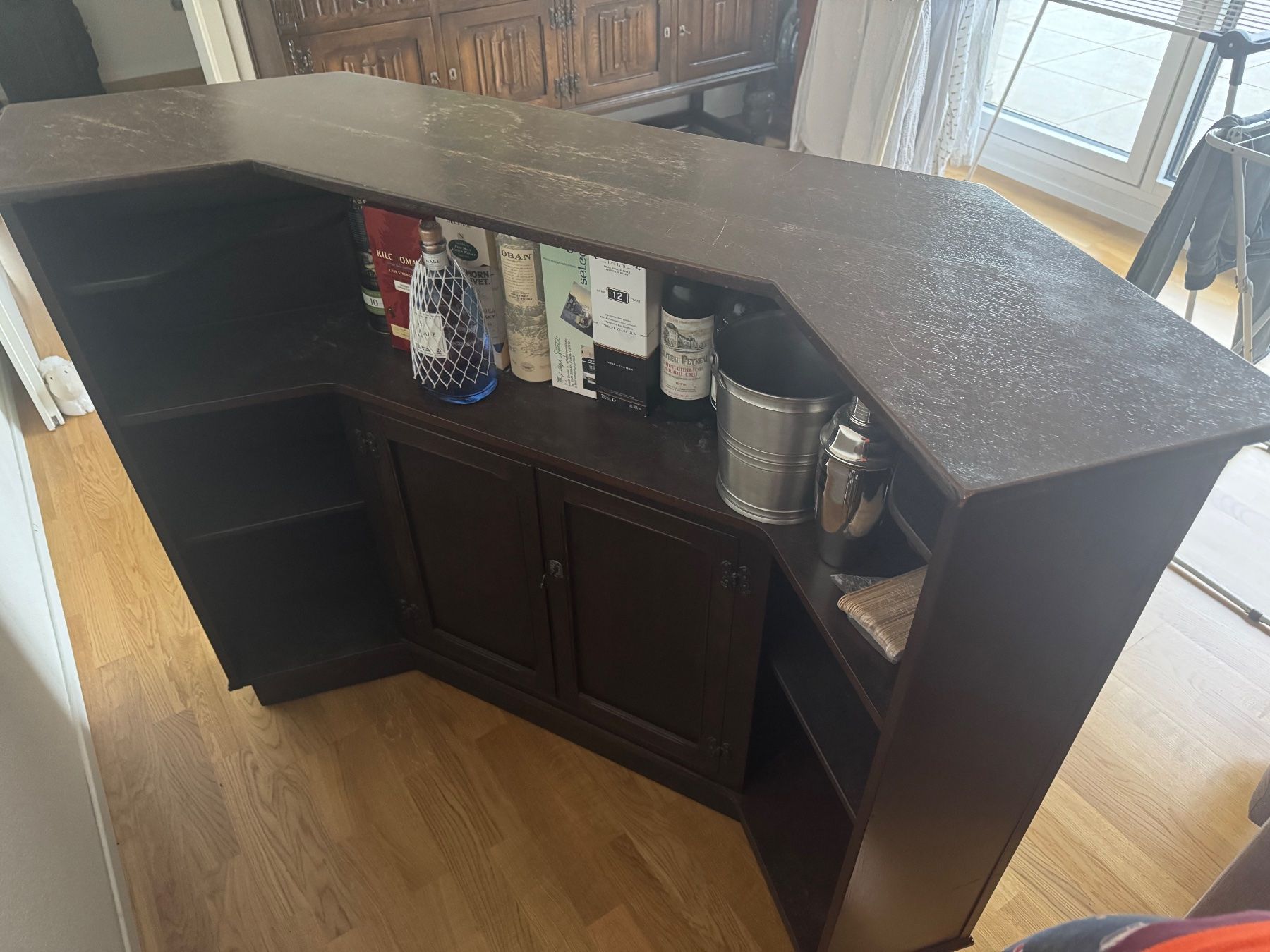 Allestimento di negozi e stand fieristici: Bar mit 2 Kommoden / englischer Stil – Usato da Muttenz venduto da pas_sn2v 3