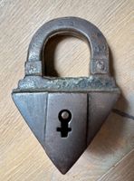 Antikes Vorhängeschloss Dreiecksschloss Schmiedeeisen 12 cm