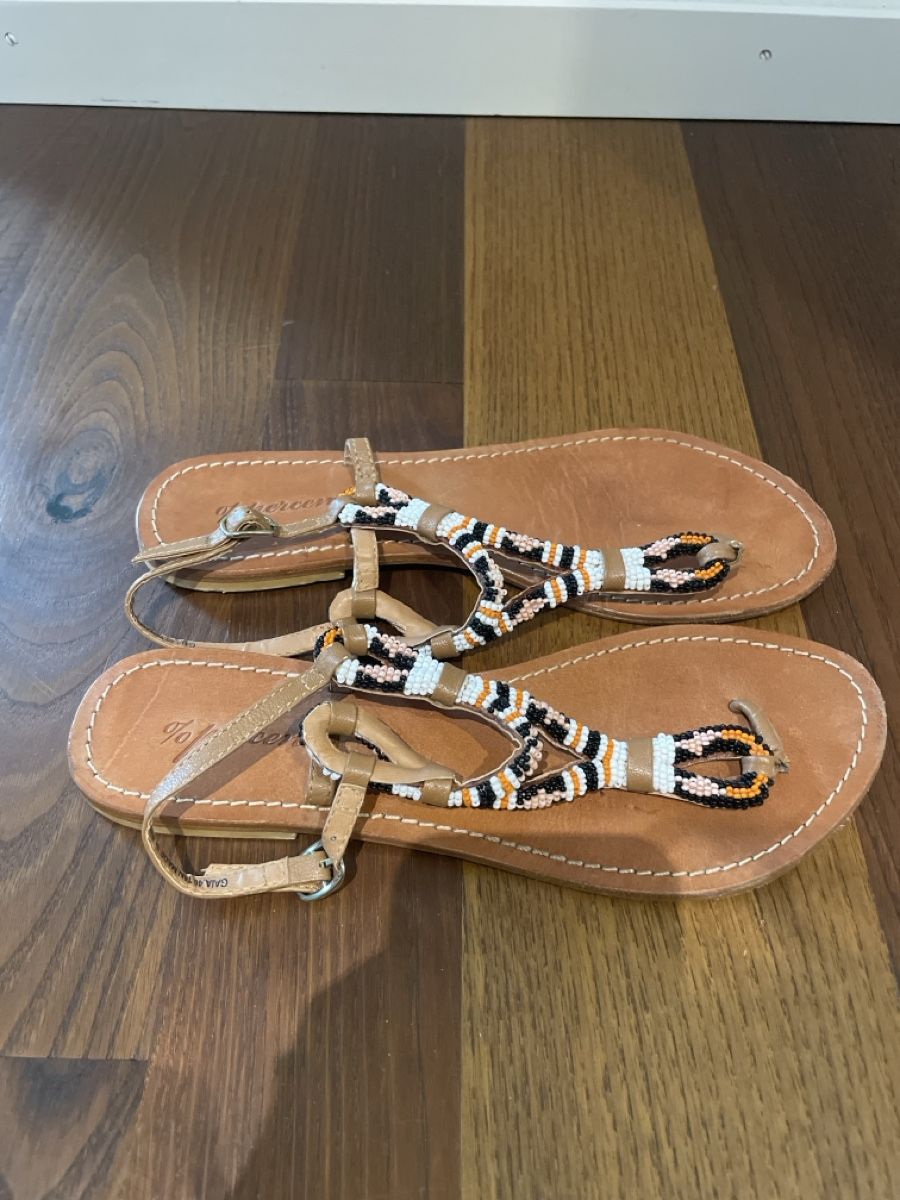 Scarpe da donna: Sandalen mit Perlenbesatz Grösse 40 – Nuovo (secondo la descrizione) da Niederglatt ZH venduto da ctulimp 1