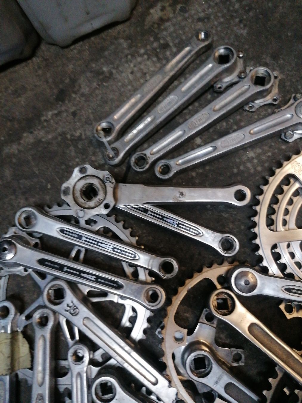 Pezzi di ricambio: Spécialités TA Kurbel Stronglight  – Usato da Lausanne venduto da Frankenstein 3