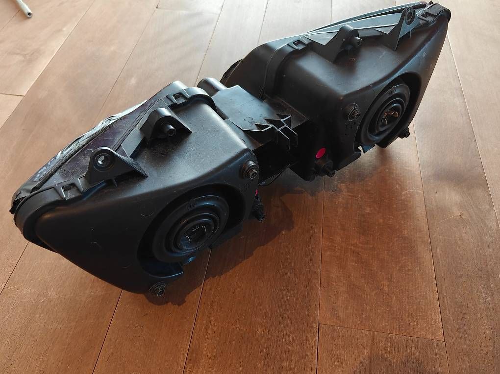 Yamaha Phares: Headlamp/Scheinwerfer R1 2001 RN04 – D'occasion à Thunstetten par Rocket08 1