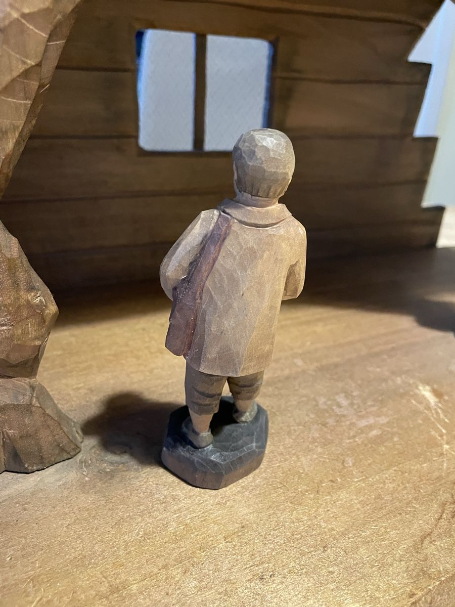 Figurines: Knabe mit Tasche E. Thomann Brienz – D'occasion à Flawil par Naphtali 2