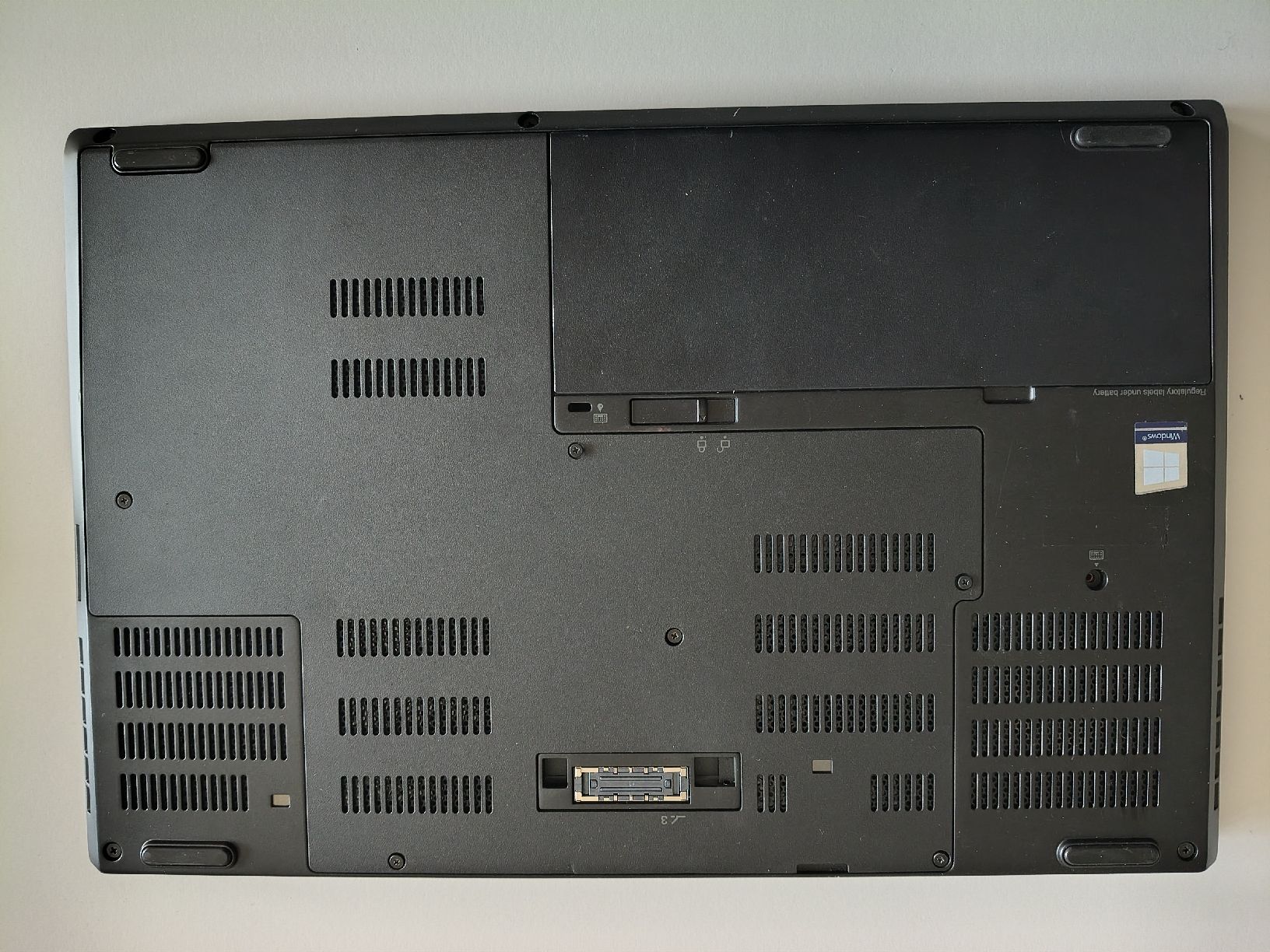 Lenovo Notebook: Lenovo ThinkPad P51 Intel Xeon Workstation Laptop - For Part – Difettoso da Zürich venduto da TrainLine 7