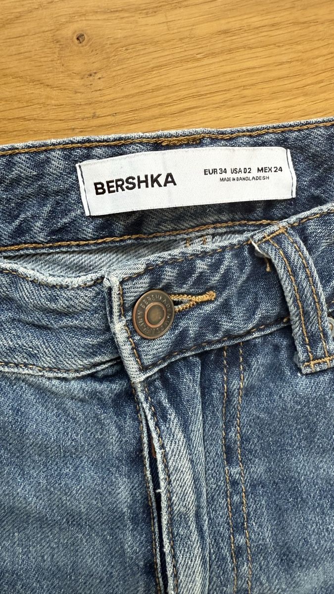 Bershka Jeans: Bershka Jeans, Grösse 34 – Usato da Gelterkinden venduto da teddywidder 1