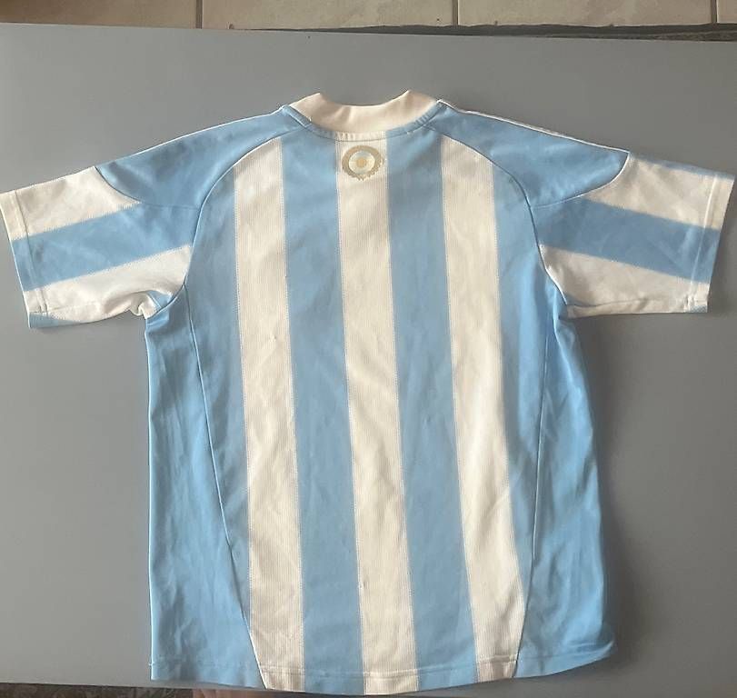 Canottiere & Pantaloni: Adidas Argentinien WM-Trikot 2010  – Usato da Moosseedorf venduto da mbr_bd8h 1