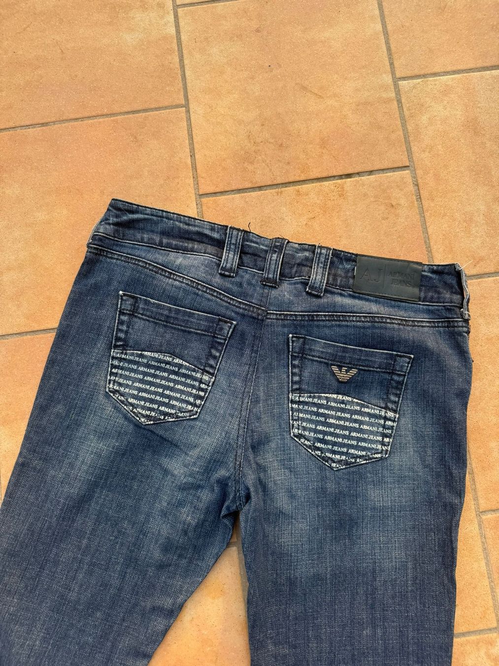 Armani Jeans: Armani Jeans Gr 50 – Usato da Waltenschwil venduto da Bodensee84