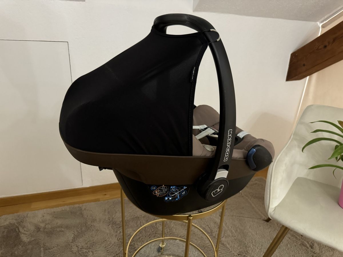 Maxi-Cosi Seggiolini per auto: Maxi-Cosi Pebble Babyschale mit Zubehör – Usato da Niederurnen venduto da 8867 1