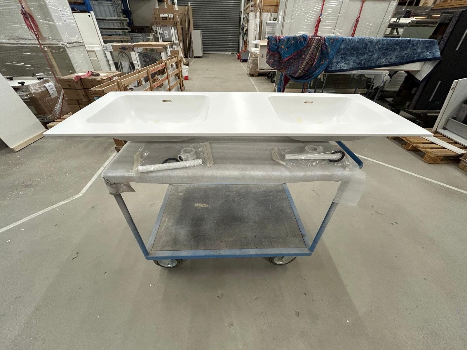 Lavabi & lavandini: Waschtisch Corian 12 mmm glacier white – Nuovo (secondo la descrizione) da Wohlen AG venduto da rsWohlen 1