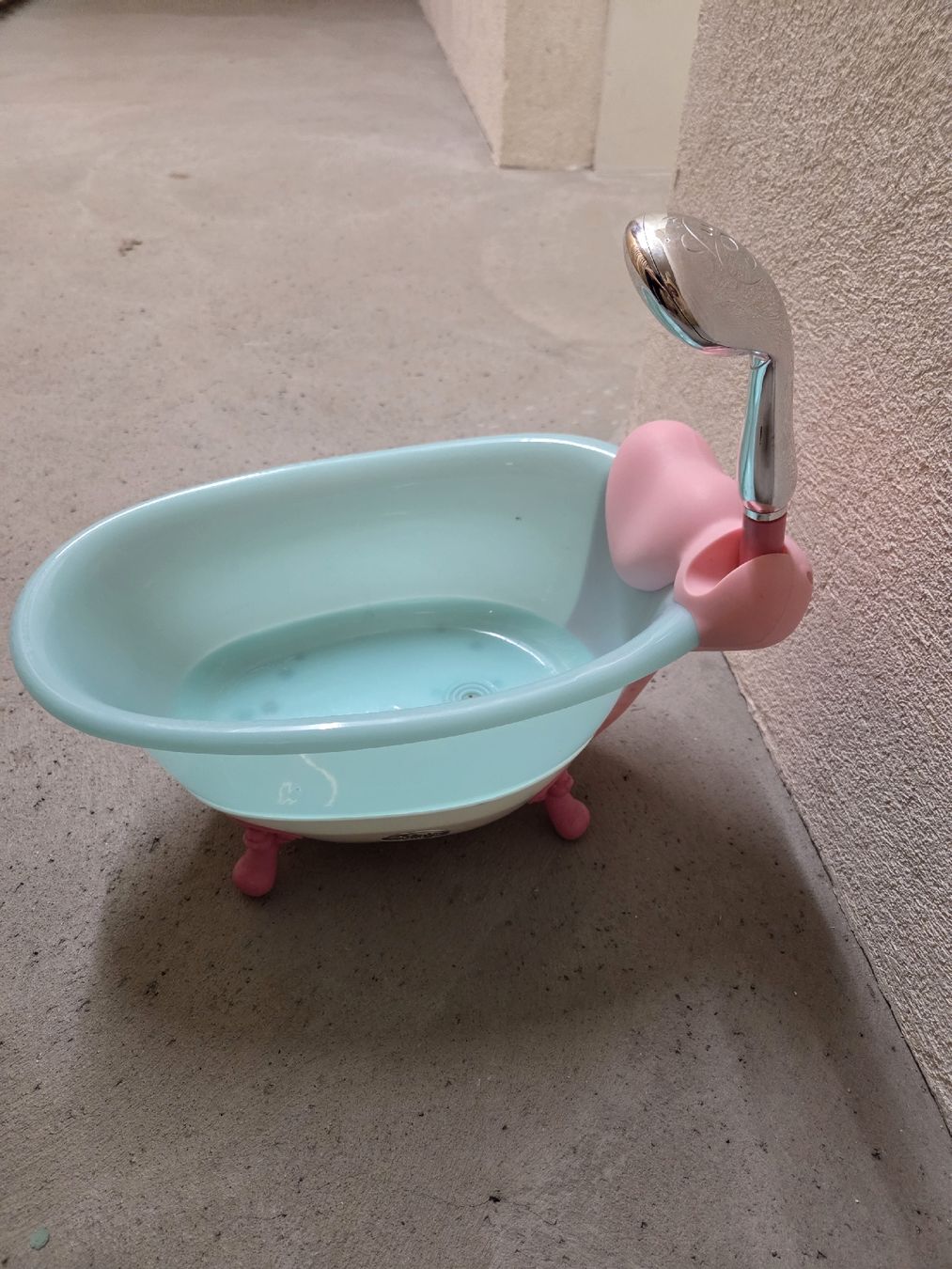 Giocattoli: Baby Born Bathtub with Shower Attachment. – Usato da Basel venduto da and_ym2d