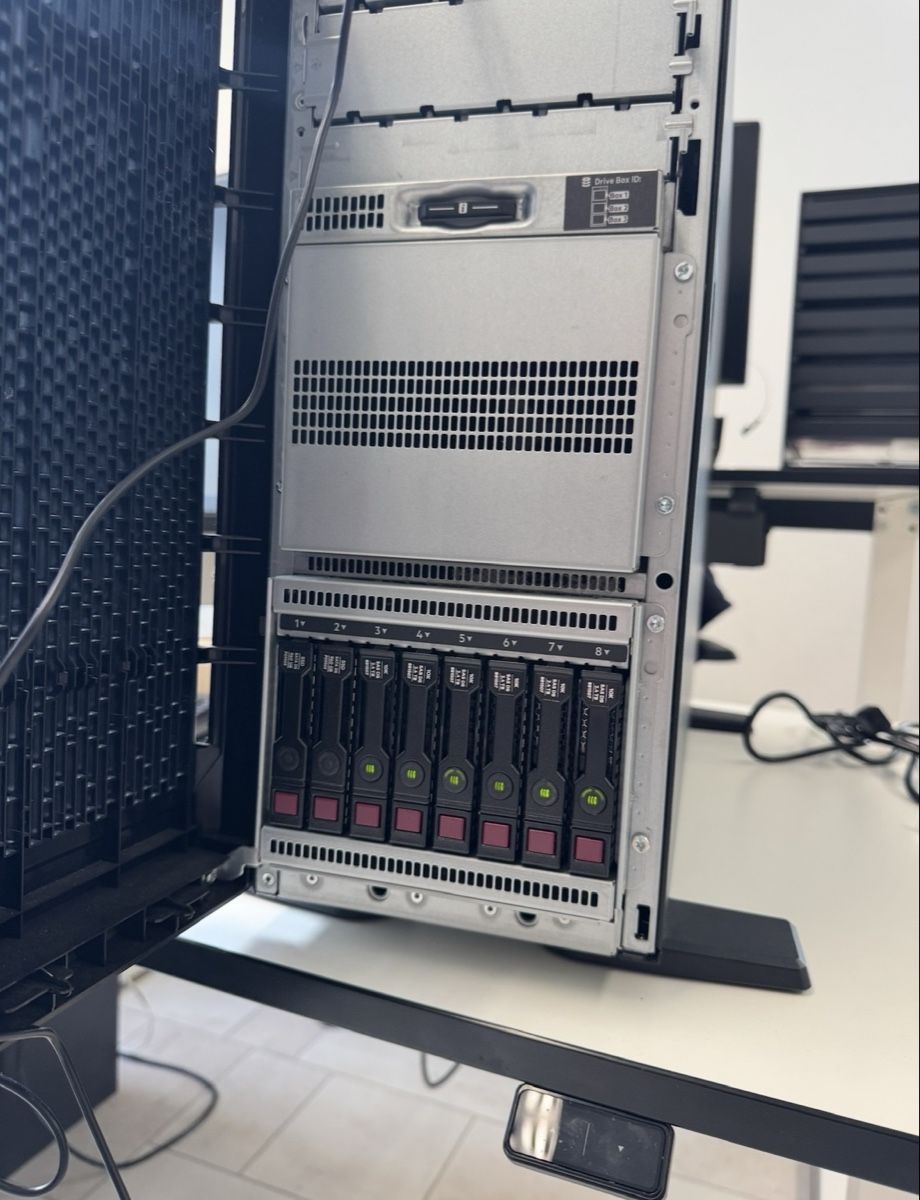 Hewlett Packard Server: HPE ProLiant ML350 Gen10 Xeon Silver 96GB RAM Server RAID – Gebraucht aus Zürich von Privat13 1