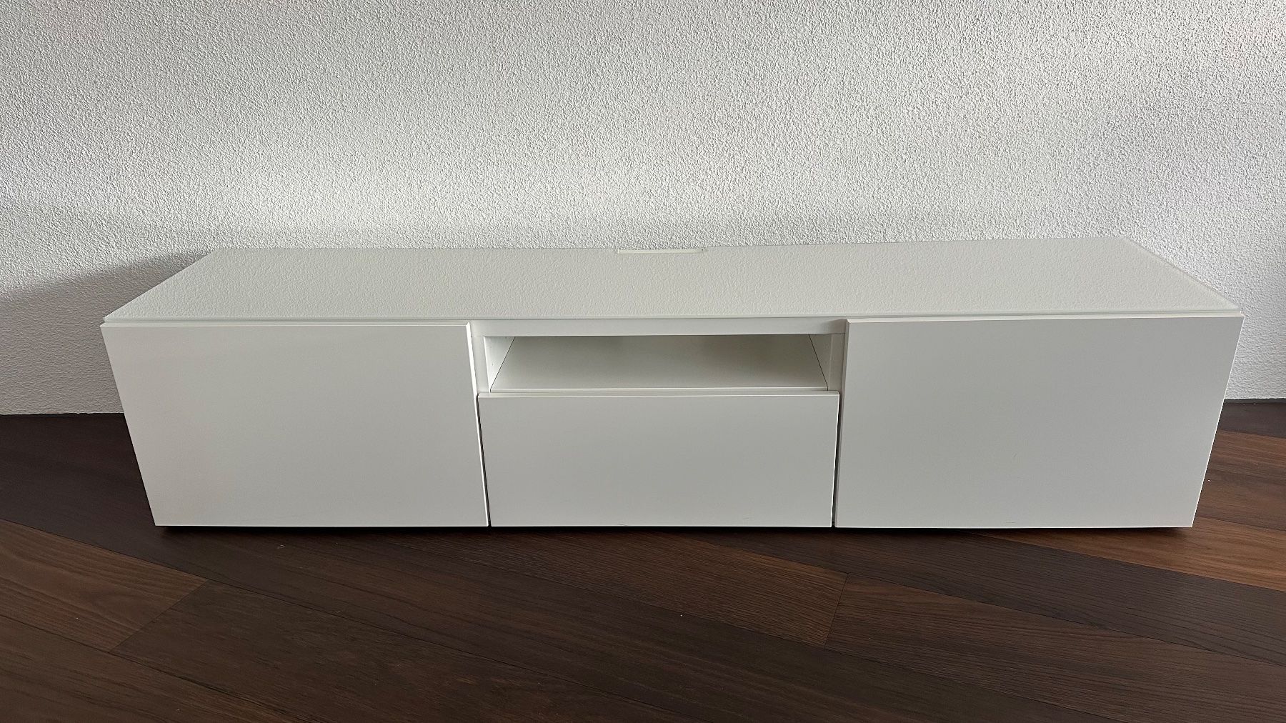 Ikea Mobili TV: IKEA Bestå TV-Bank – Usato da Zollikon venduto da pesti