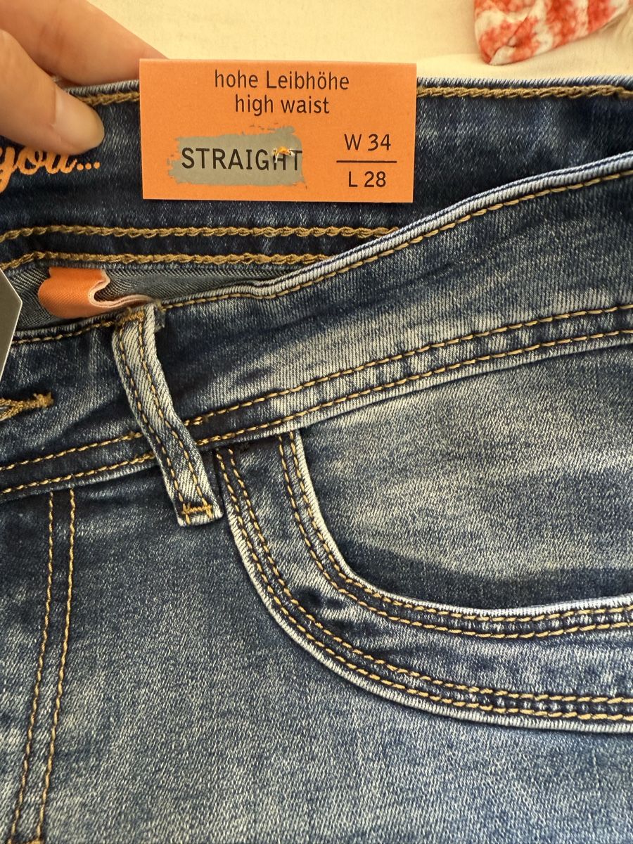 Pantalons: Neue Jeans Hose in 34 – Neuf avec emballage d'origine à Basel par naz_8h6m 1