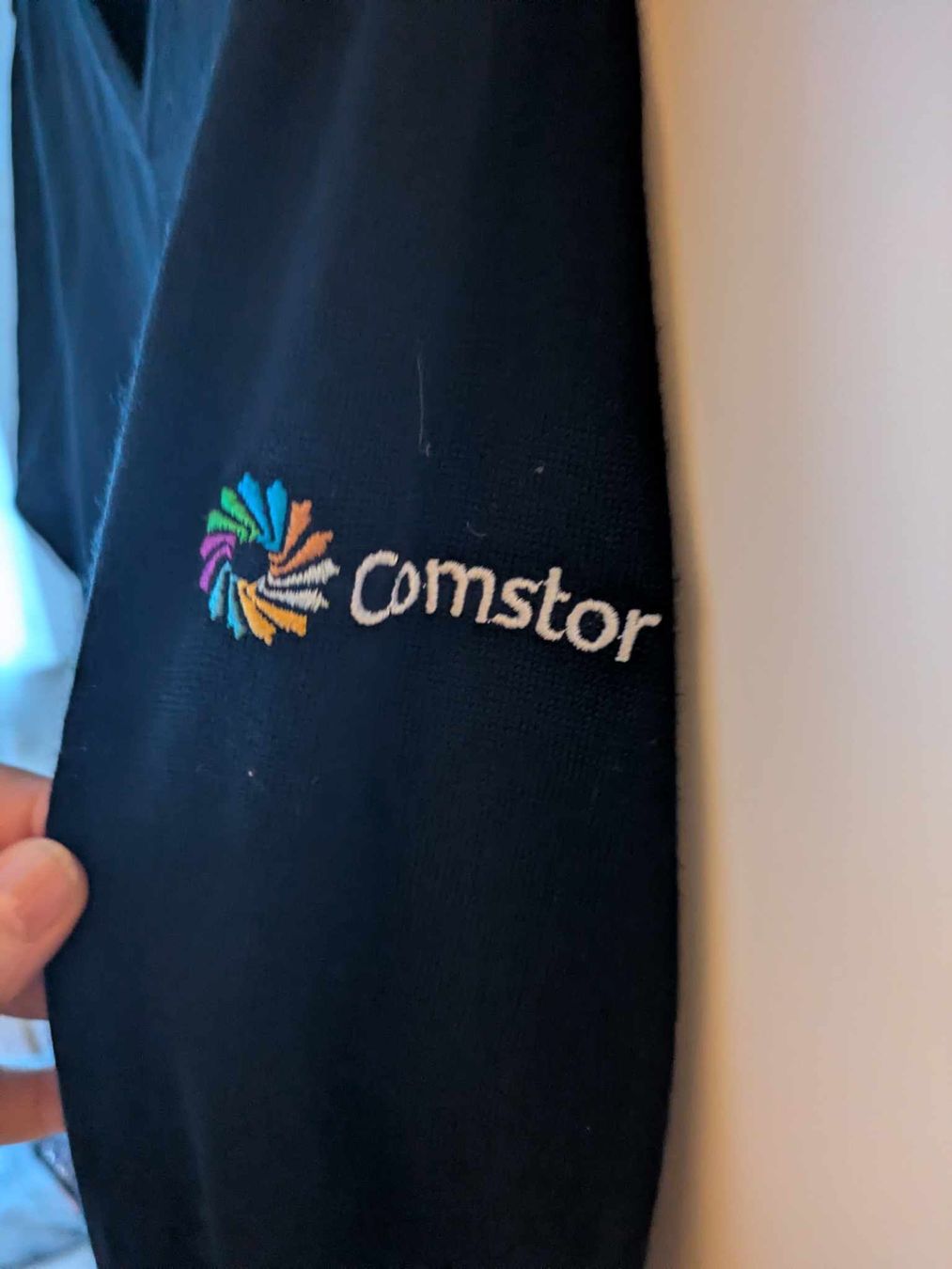 Pullover & Sweatshirts: Comstor Pullover schwarz Grösse L Merinowolle – Gebraucht aus Rorschach von joh_v2y2 3