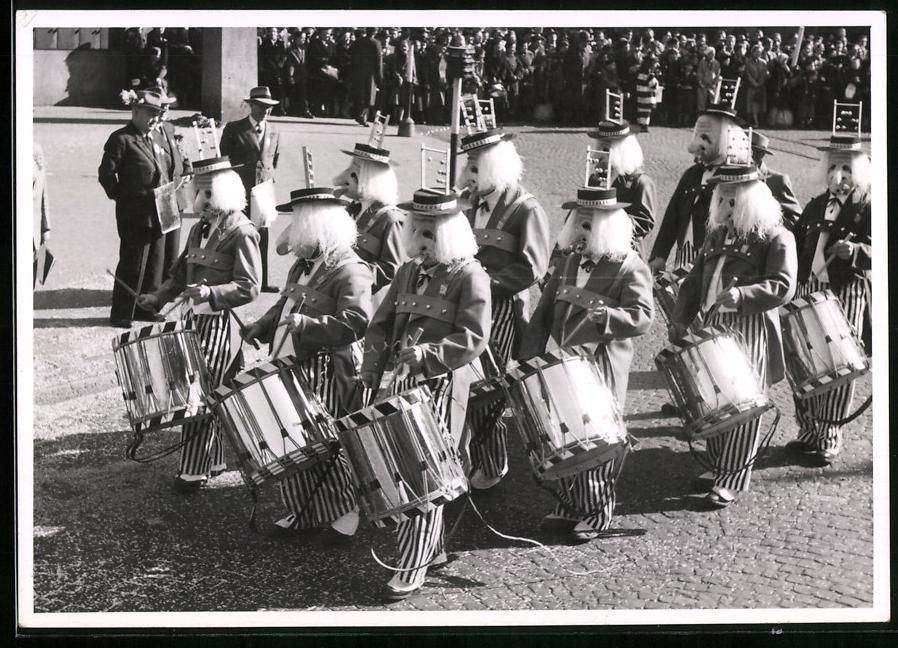 Fotografie & Manifesti: Fotografie Basel, Fasching - Karneval, k – Usato da Berlin venduto da bartko-reher