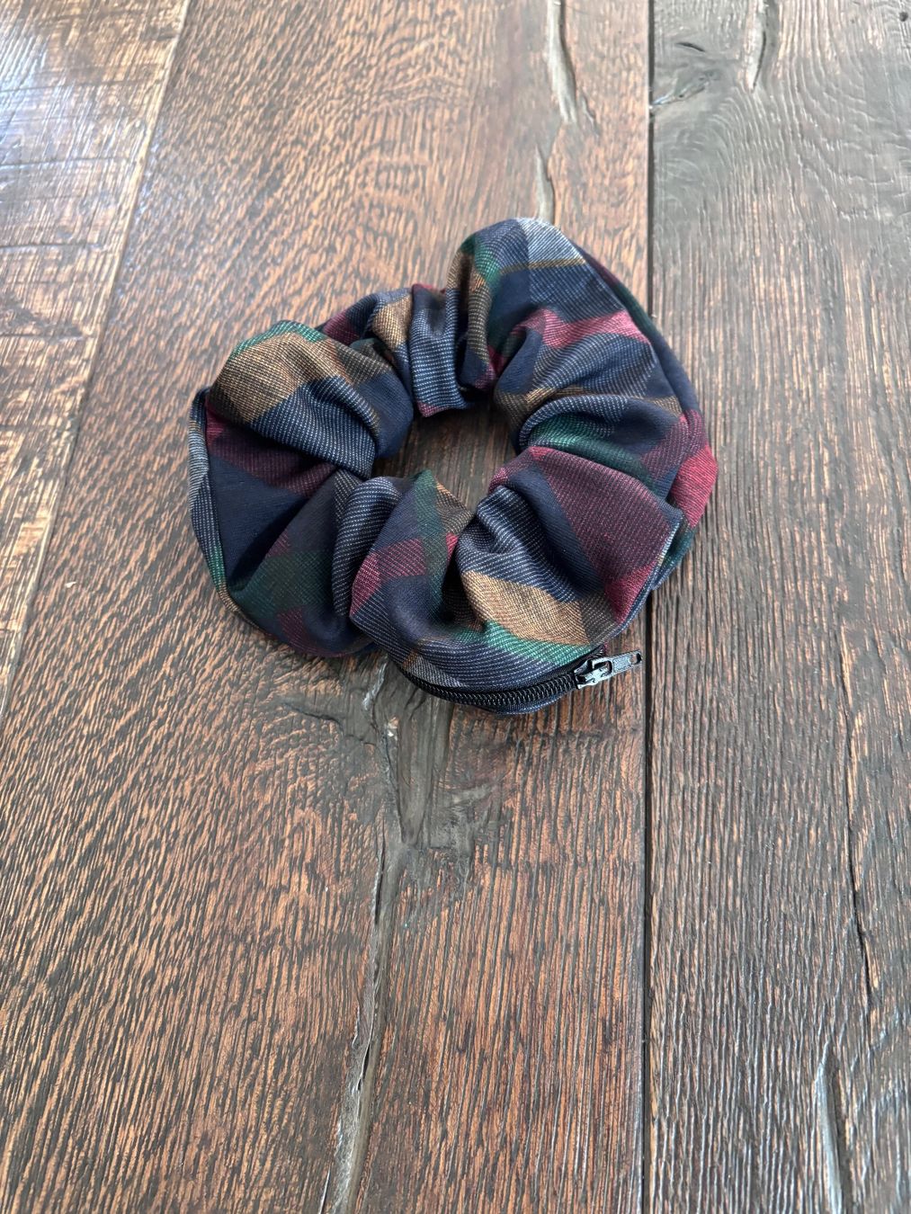 Haarschmuck: Scrunchie mit Geheimfach – Neu (gemäss Beschreibung) aus St. Niklaus VS von loumonrohandmade