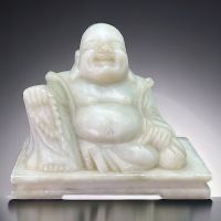 Statue de Bouddha rieur sculpté en pierre naturelle blanche