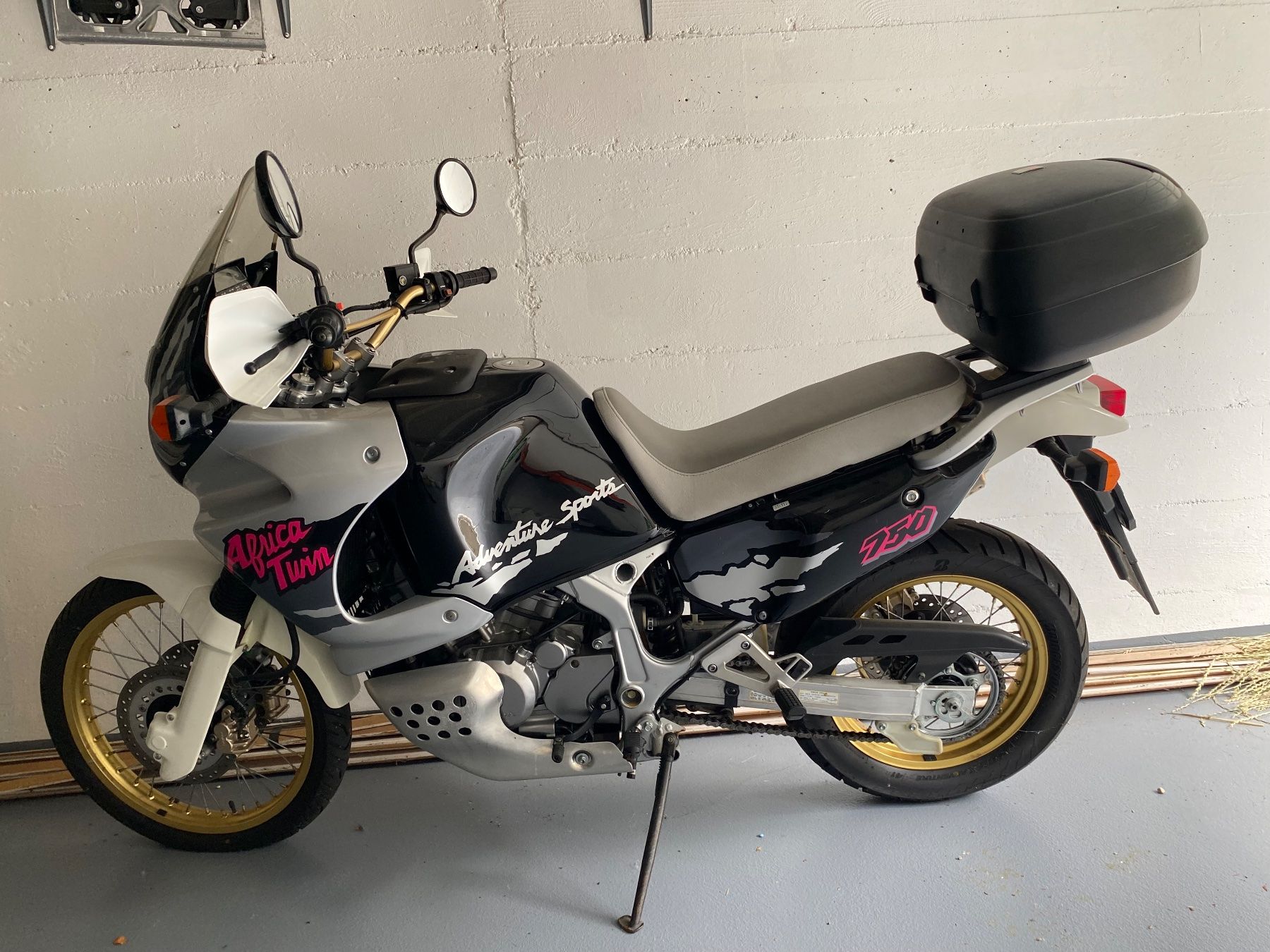 Honda Enduro: Magnifique Africa Twin – Usato da Mex venduto da pinnoirs