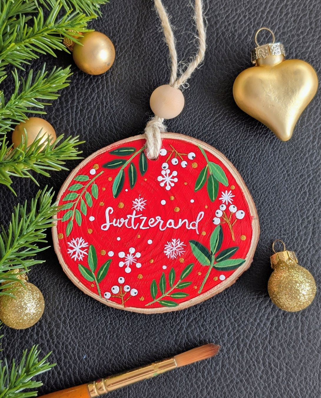 Alle Dekorationen: Handmade Wood Slice Christmas Ornaments – Neu und originalverpackt aus Winterthur von LaVieColor 8