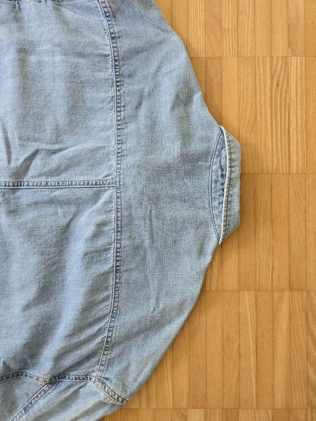 Camicie: Cooles Jeanshemd -jacke im Oversize Look – Usato da St. Gallen venduto da A.W.128 3