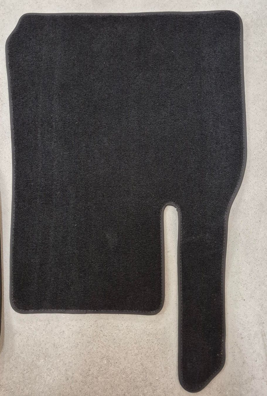 Tesla Tappeti & Tappetini: Original TESLA Model Y Teppiche / Fussmatten – Nuovo (secondo la descrizione) da Dietlikon venduto da sparrow10 1