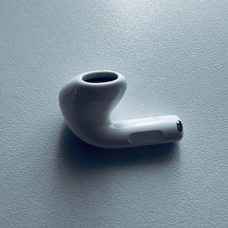 Original Apple AirPods 4 Gen. Rechter mit ANC A3055 Einzeln (Neu