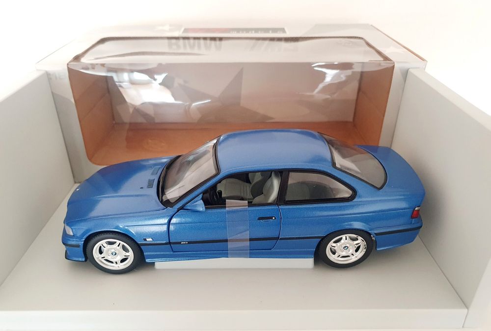 BMW E36 M3 Estoril Blue (1995) – Ottomobile 1/18, Résine, état Neuf