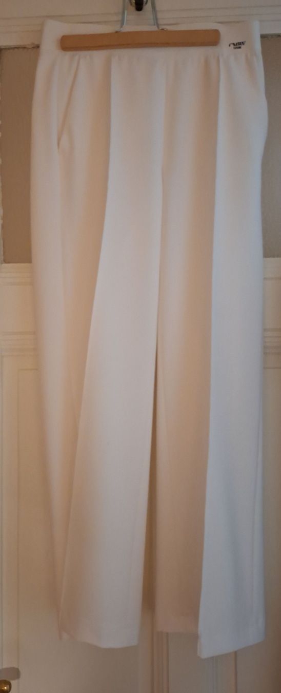 Cambio Pantalons: Pantalon blanc taille 32 Cambio – D'occasion à Genève par rhapsodie96