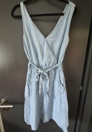 Petite robe sans manches bleu clair effet jean