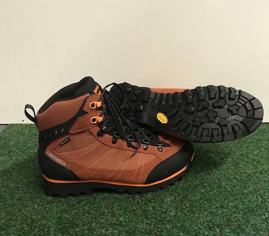 Chaussures hommes: TECNICA Wanderschuhe Grösse  44 – D'occasion à Kerns par inspo 1