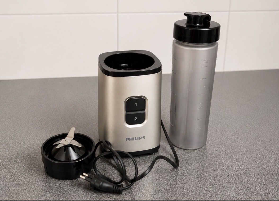 Philips Elettrodomestici da cucina: Philipps Smoothie Mixer mit Becher to Go – Nuovo (secondo la descrizione) da Sevelen venduto da tracy95