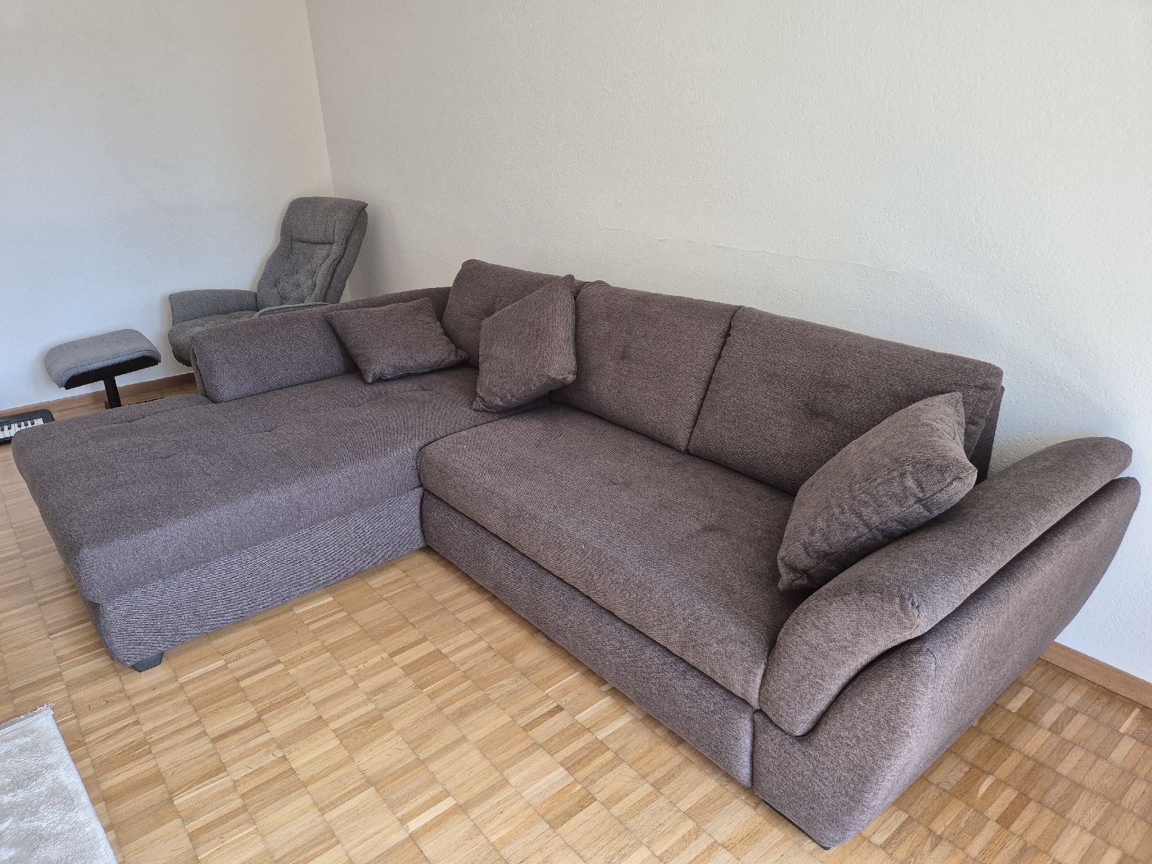 Sofas: Ecksofa graubrauner Stoffbezug guter Zustand – Neu (gemäss Beschreibung) aus Etzwilen von jul_y2ff 1