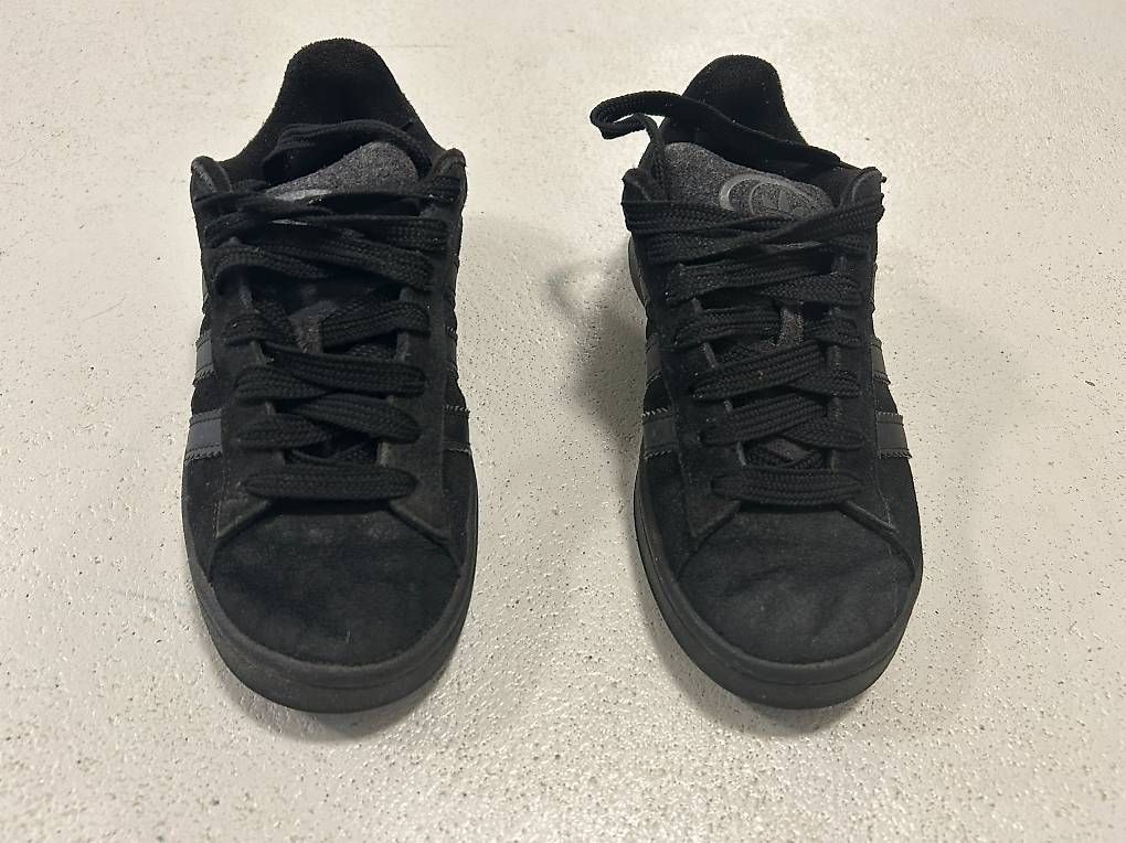 Scarpe da donna: Nike Sneakers schwarz Gr. 38 – Usato da Thalheim an der Thur venduto da Iselisberger