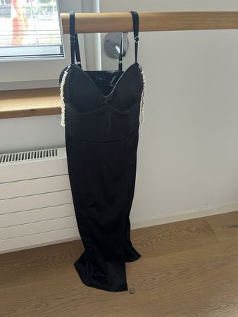 Schickes, schwarzes Satin Kleid mit Perlen - Grösse XS/34