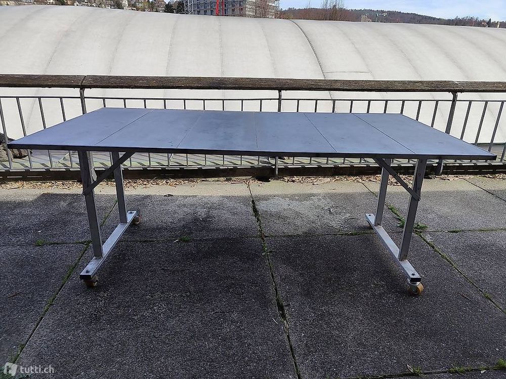 Gartentisch/Sitzplatztisch mit Rollen Kaufen auf Ricardo