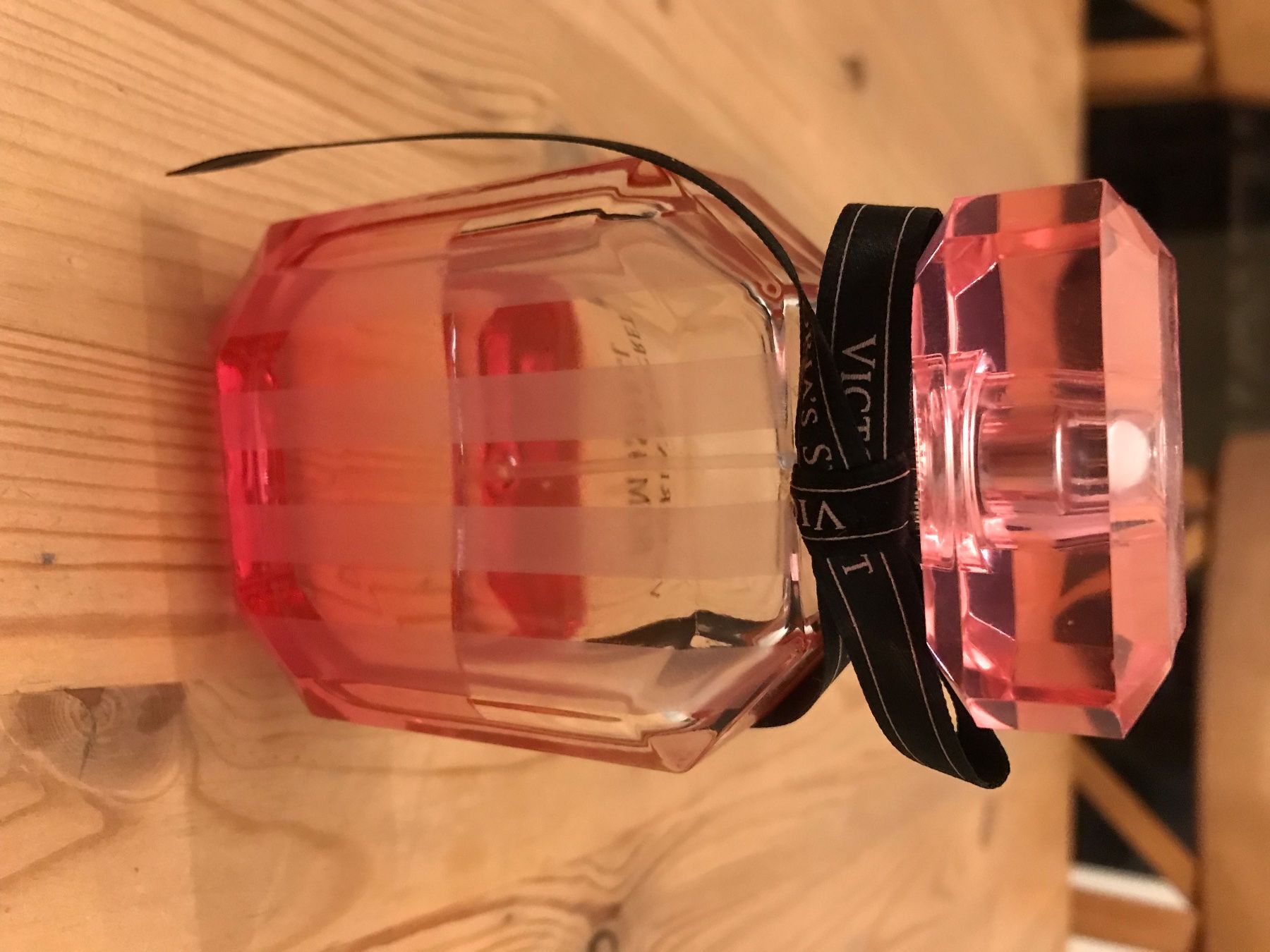 Victoria's Secret Parfums & Eau de Toilette: Victoria's Secret Bombshell Eau de Parfum ca 50ml – D'occasion à Buttisholz par _laaruu__ 1