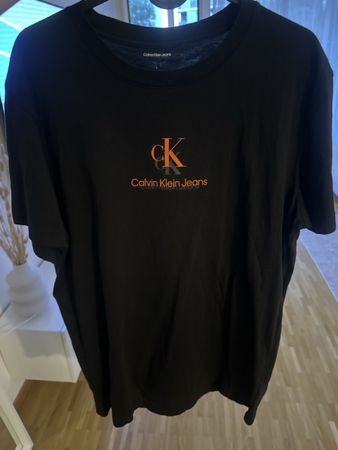 T-shirt Calvin Klein Jeans noir logo orange taille L