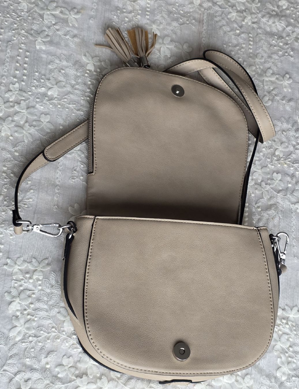 C&A Borse da donna: C&A Umhängetasche in Beige ,Neu – Nuovo (secondo la descrizione) da Rheinsulz venduto da Gilea 3