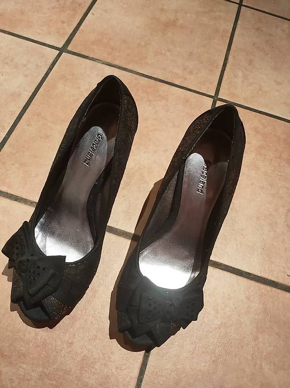 Damenschuhe: Schöne Schuhe 37 – Gebraucht aus Schlattingen von armeFrau