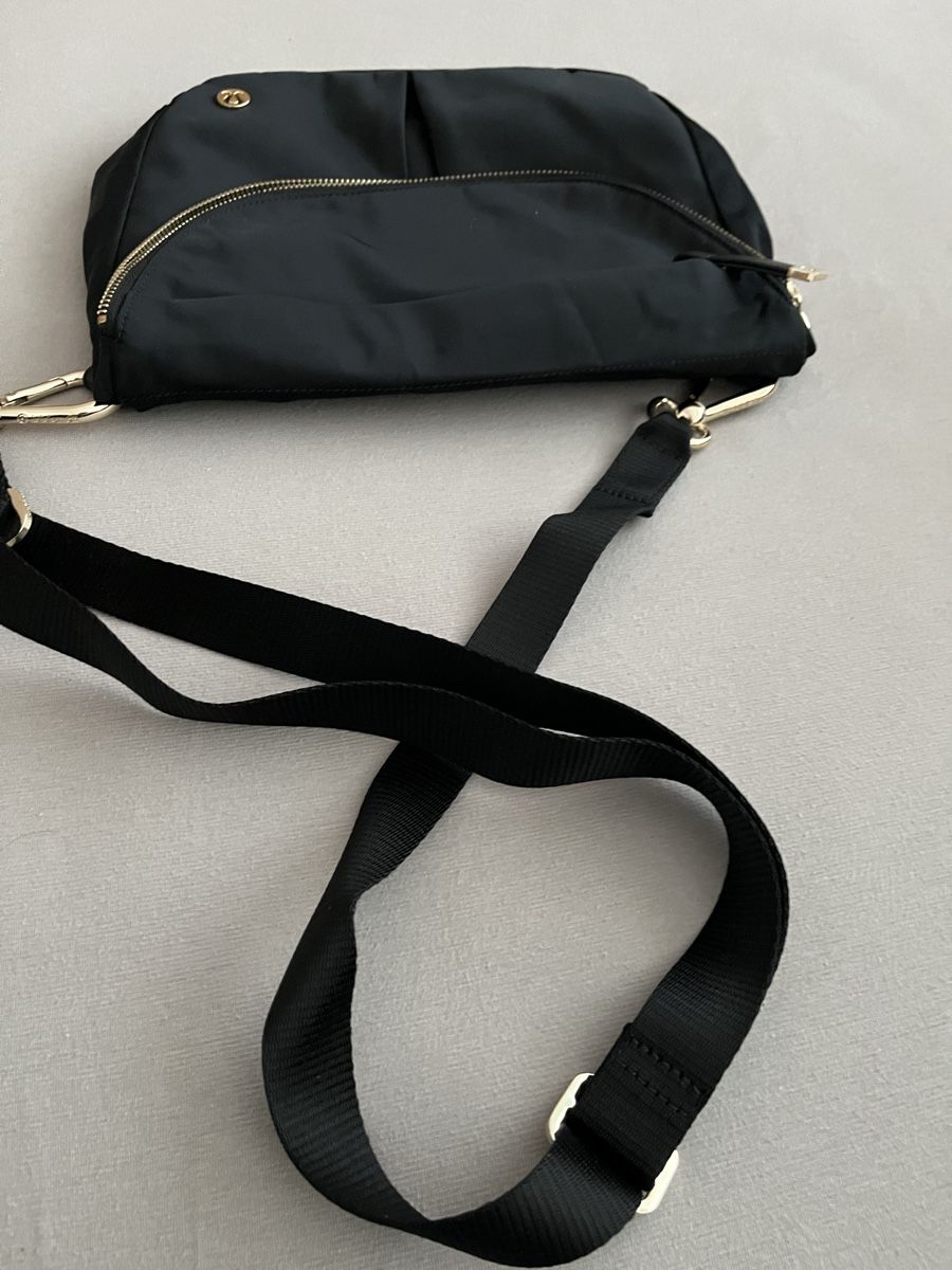 Lululemon Borse da donna: Sac à main Lululemon – Nuovo (secondo la descrizione) da St. Prex venduto da Nikolletta 4