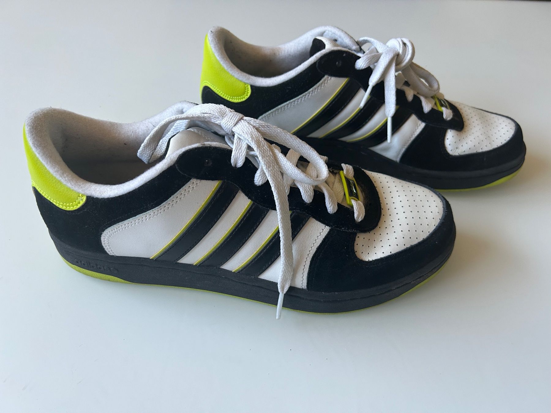 Adidas Herrenschuhe: Adidas Sneaker Gr.43 1/3 – Gebraucht aus Seuzach von del_w5vl 2
