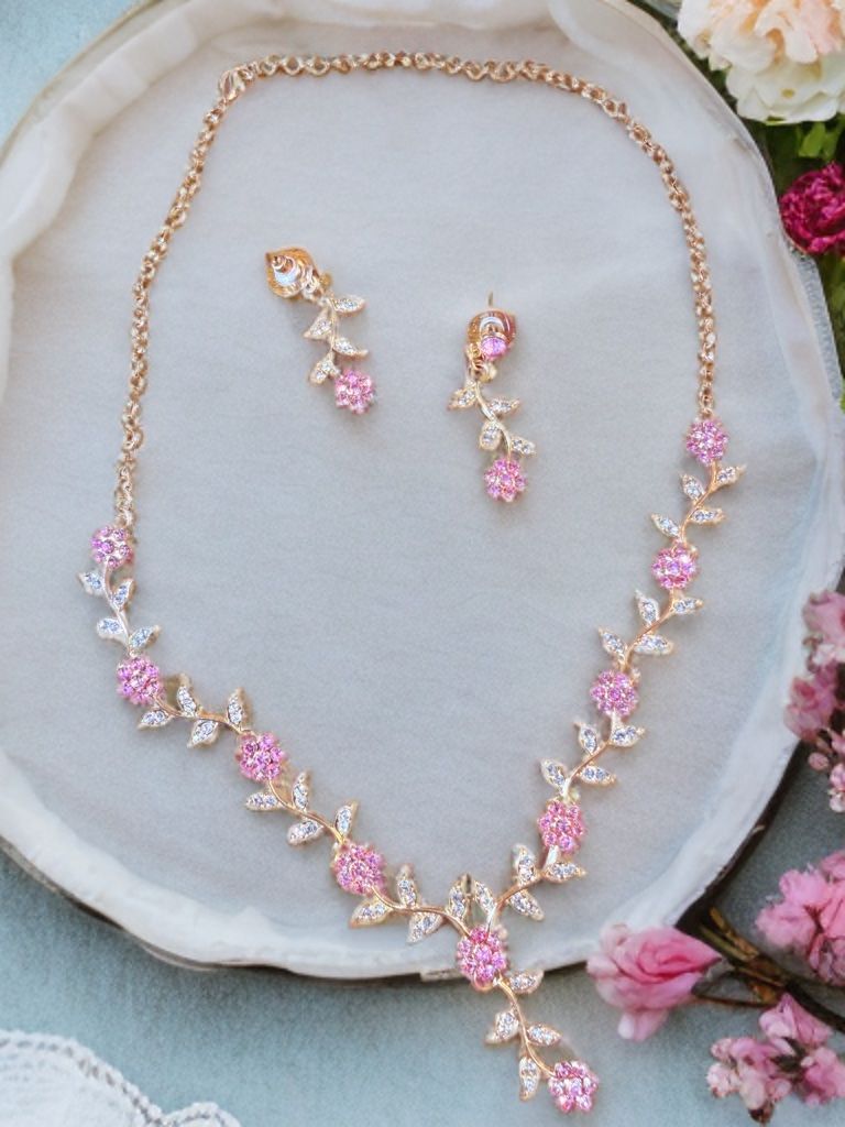 Altri gioielli: Ensemble Rosa romantica – Nuovo e nell'imballaggio originale da St-Maurice venduto da Sandrinette123 4