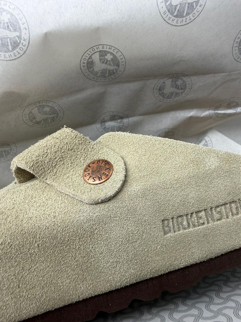 Birkenstock Chaussures hommes: Birkenstock Boston Clogs Gr. 39 Taupe – Neuf (Voir description) à Pratteln par Rolex2023 2