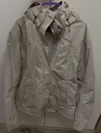 Veste Quechua, taille 40, parfait pour la mi-saison,