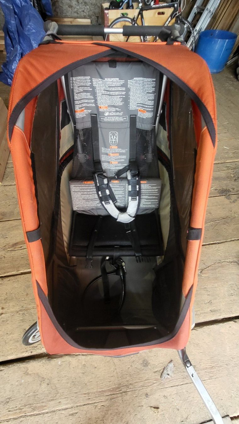 Thule Rimorchi: Thule Chariot 1 rot – Usato da Ardez venduto da pizcotschen 1
