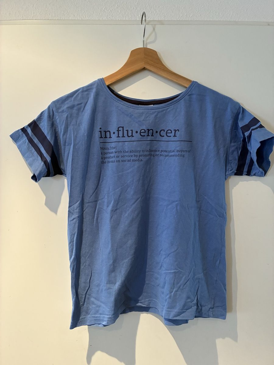 Camicette, T-shirt & Top: Schönes Tshirt Gr. 146/152 – Usato da richterswil venduto da lunamarie001