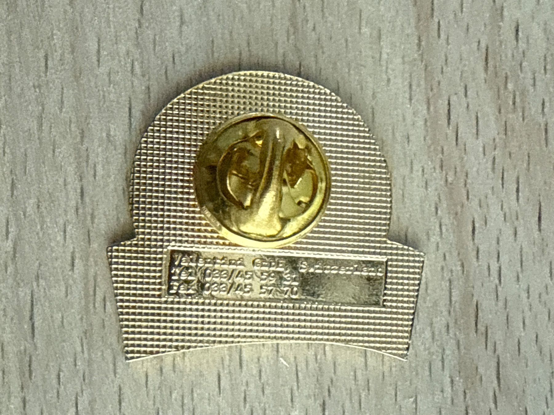 Placchette & Badge: Pin "Happy Lipton Time" – Usato da Glattbrugg venduto da Schweigmatt 1