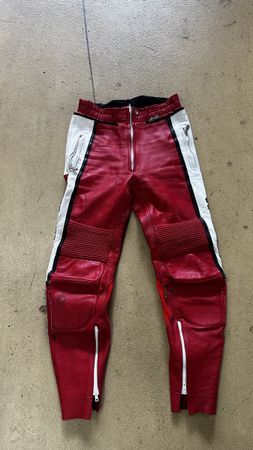 Motorrad Lederhosen Marlboro rot/weiss